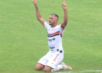 Após mais um gol, Edson Cariús celebra boa fase e projeta sequência decisiva pelo Ferroviário