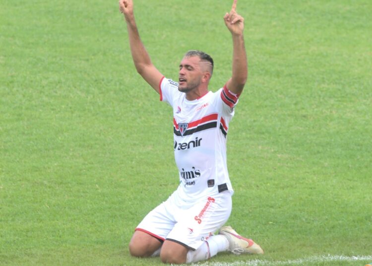 Após mais um gol, Edson Cariús celebra boa fase e projeta sequência decisiva pelo Ferroviário