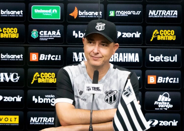 Tiago Nunes lamenta desfalques na estreia do Ceará e fala sobre a preparação para a temporada
