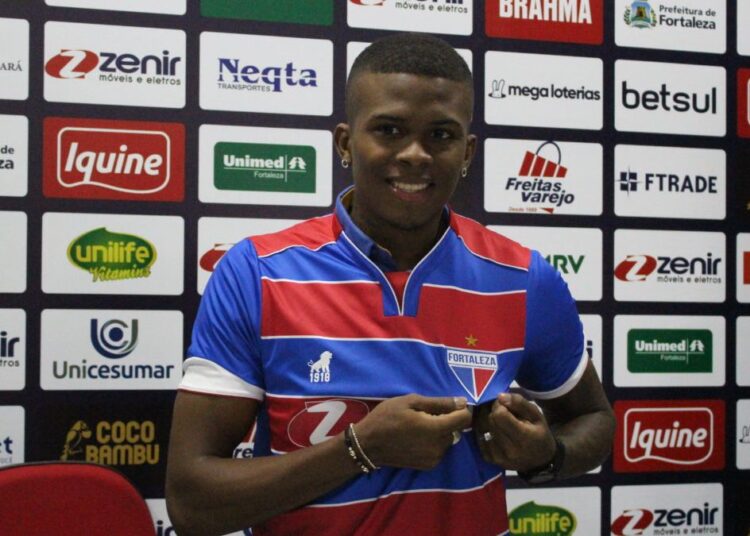 Confiante, Brayan Ceballos é apresentado no Fortaleza: “Sei que me sairei bem aqui”