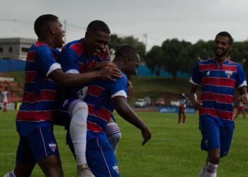 Com hat-trick de Juan Martínez, Fortaleza goleia Concórdia-SC na estreia da Copinha 2022