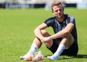 Após se despedir do Ceará, zagueiro Klaus é anunciado pelo Botafogo