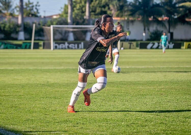 Ceará renova contrato da atacante Jady, tricampeã cearense pelo clube