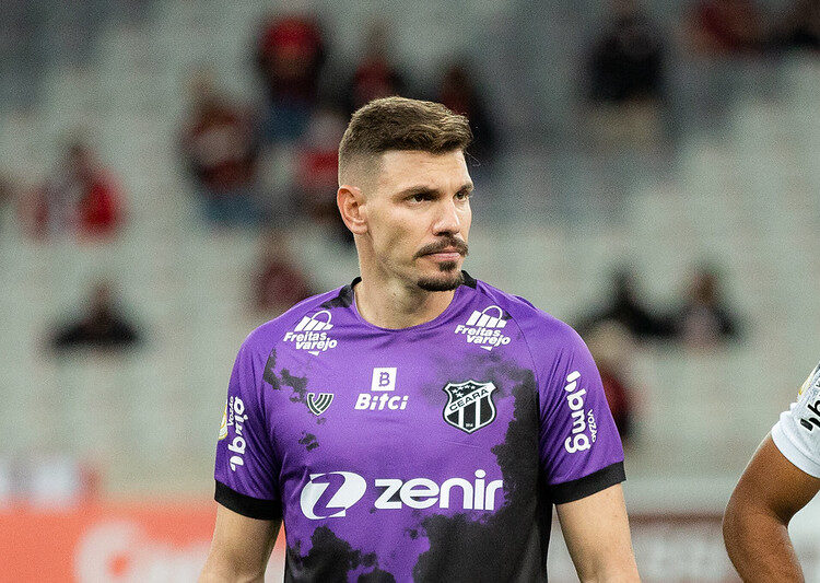 João Ricardo comemora boa atuação contra o Fortaleza e comenta falta de ritmo: “Equipe está se conhecendo”