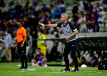 Tiago Nunes exalta aproveitamento ofensivo contra o Globo/RN: “Criamos muitas oportunidades”