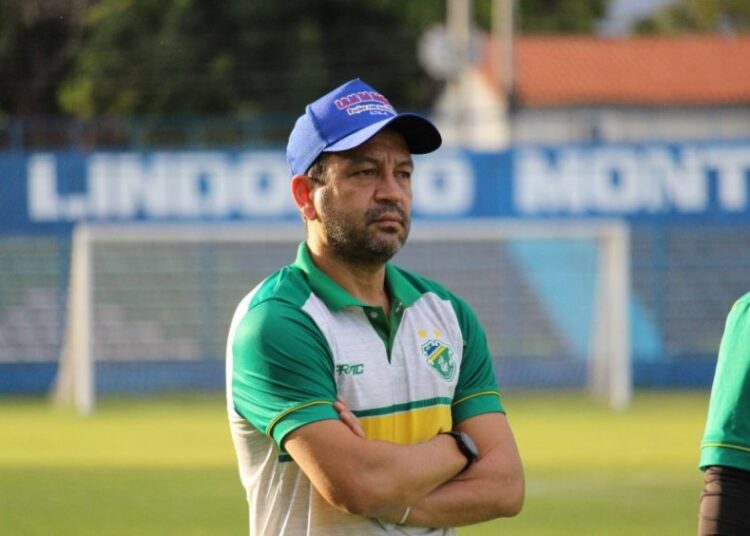 Paulinho Kobayashi assume comando técnico do Ferroviário após saída de Anderson Batatais