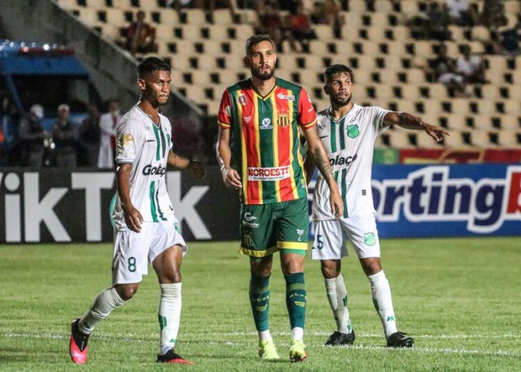 Fora de casa, Floresta é derrotado pelo Sampaio Corrêa/MA