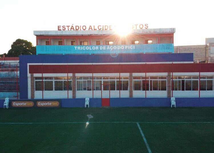 Fortaleza emite nota de repúdio contra falsos olheiros por cobranças indevidas em nome do clube