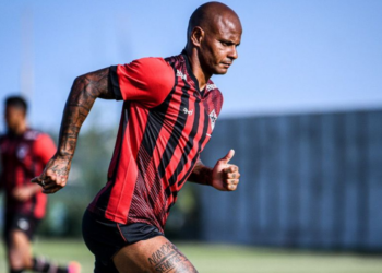 Dono do Atlético Cearense, atacante Ari é anunciado como reforço do clube para 2022