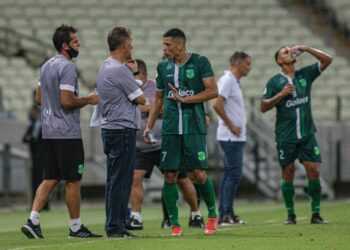 CSA x Floresta: onde assistir, horário, escalações e arbitragem