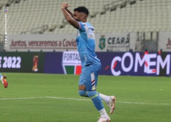 Em jogo morno, Fortaleza bate Floresta e vence a segunda na Copa do Nordeste