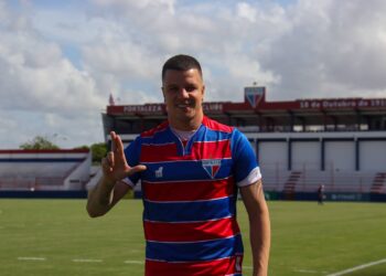 Após estrear no Fortaleza, Renato Kayzer comemora retorno aos gramados: “Fazia meses que não atuava”