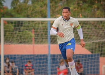 Destaque na Copinha, zagueiro Habraão assina com o Fortaleza até 2024; investimento pelo jogador é de R$200 mil