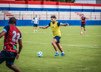 Vojvoda afirma que Silvio Romero terá mais minutagem: “Á medida que as partidas aconteçam”