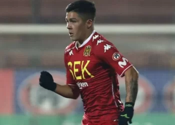 Unión Española nega negociação com o Fortaleza pelo volante Victor Méndez