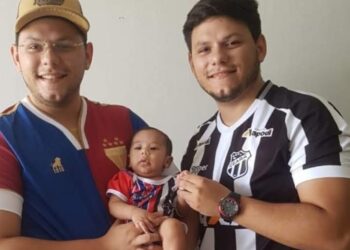 Gêmeos idênticos e rivais: no dia do Clássico-Rei, conheça a curiosa história de Daniel e Lucas Santos