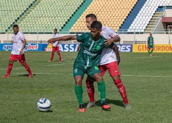 Com golaço de Paulo Vyctor, Floresta vence Sergipe e cola no G4 da Copa do Nordeste