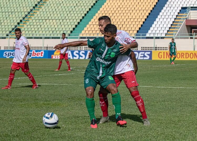 Com golaço de Paulo Vyctor, Floresta vence Sergipe e cola no G4 da Copa do Nordeste