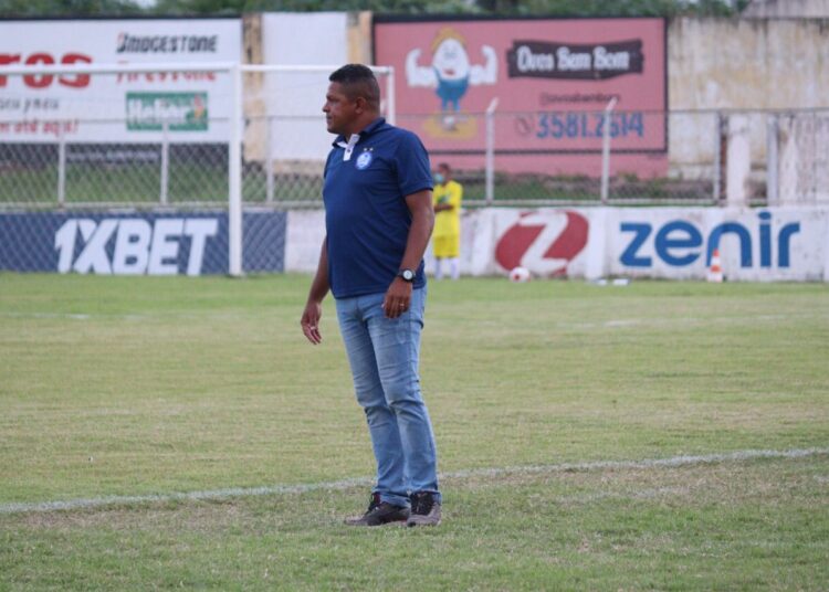 Técnico do Iguatu, Washington Luiz destaca grupo “maduro” e cobra apoio da torcida em jogo decisivo contra o Icasa pelo Cearense