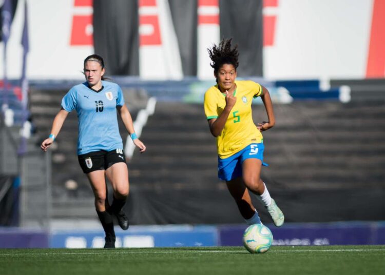 Volante do Fortaleza, Rebeca Costa é convocada pela Seleção Brasileira Sub-17 para disputar o Sul-Americano