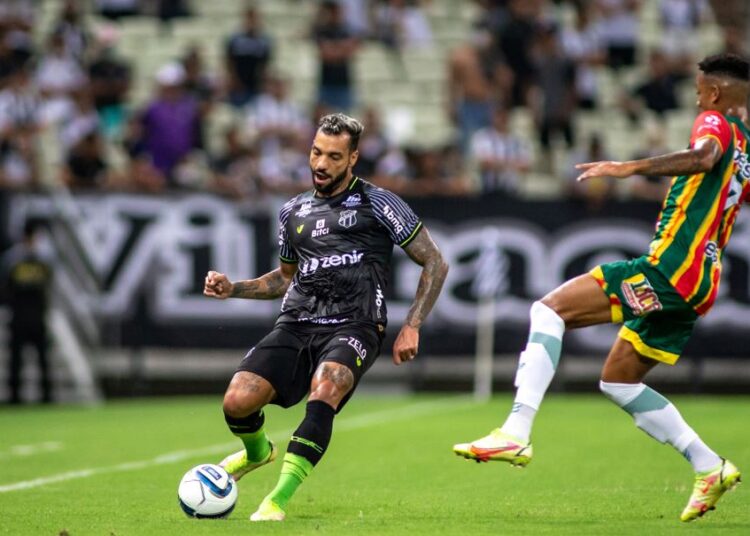 Ceará sofre com erros ofensivos e apenas empata com o Sampaio Corrêa/MA pela Copa do Nordeste