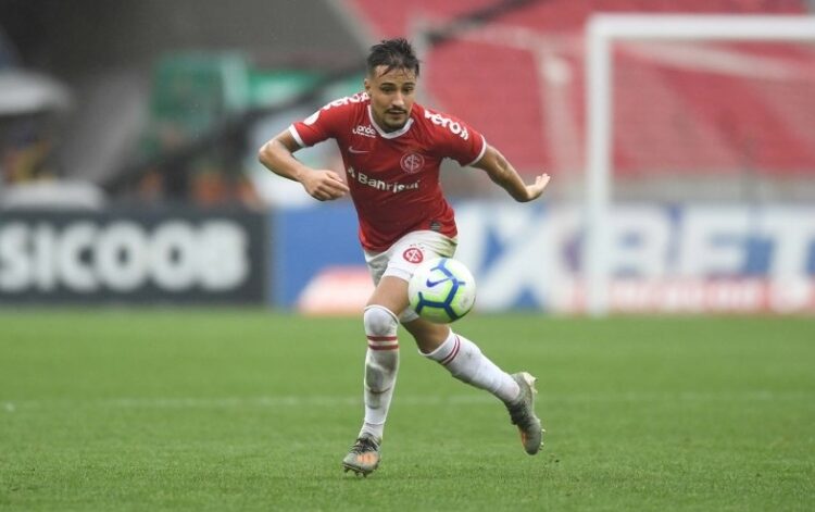 Fortaleza tem interesse na contratação do lateral-direito Heitor, atualmente no Internacional