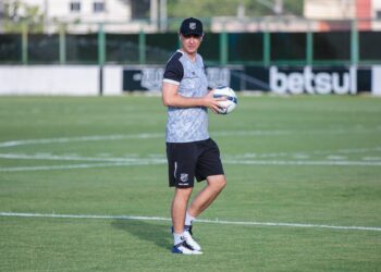 Tiago Nunes lamenta falta de efetividade do Ceará contra CRB, mas diz que “equipe é a que o torcedor gosta de ver”