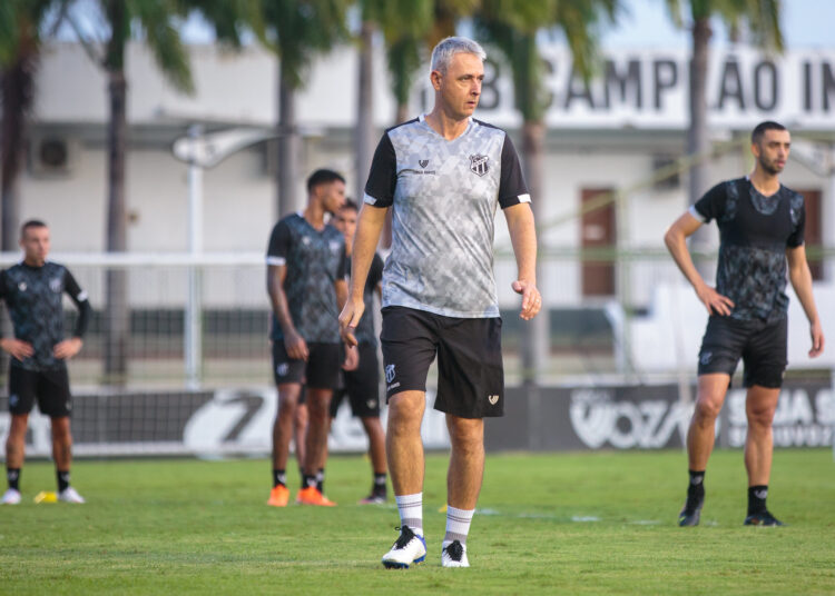 Tiago Nunes agradece apoio da torcida e exalta atuação do Ceará contra a Tuna Luso: “Apresentação muito boa”