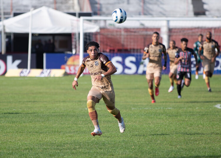Ceará oficializa saída do atacante Vitor Jacaré; atleta defenderá o Bahia