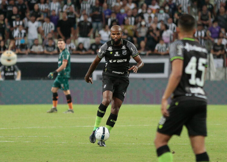 Messias ressalta importância de duelo contra a Tuna Luso: “É uma decisão”