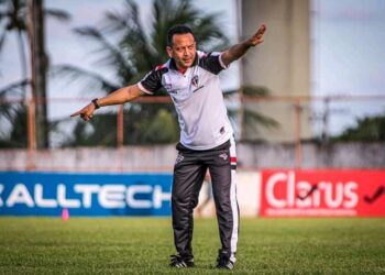 Paulinho Kobayashi deixa comando técnico do Ferroviário e diz: “Prefiro não comentar o motivo”