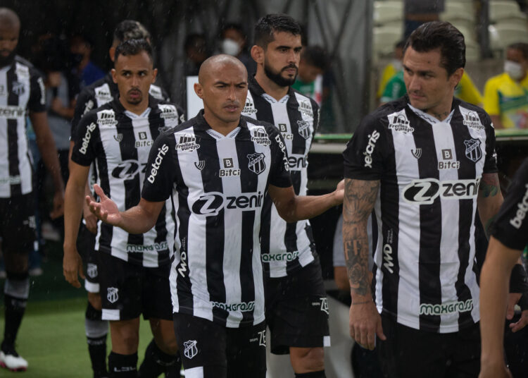 Nino Paraíba reforça importância da torcida nas quartas da Copa do Nordeste e elogia CRB: “Equipe perigosa”