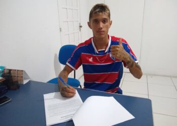 Destaque do Sub-20, meia Sammuel renova com Fortaleza até o fim de 2024
