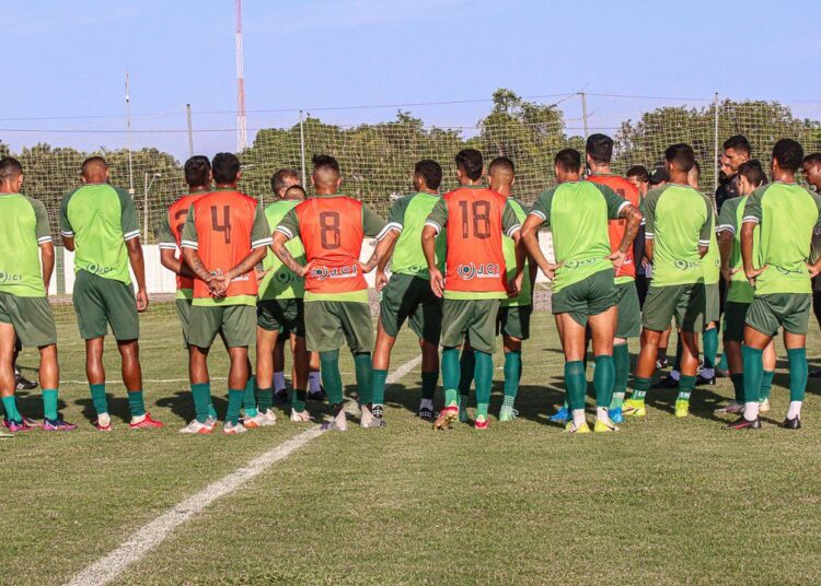 Floresta x Atlético/BA: onde assistir, horário, escalações e arbitragem