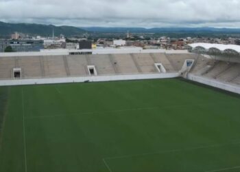 Em Juazeiro do Norte, Camilo Santana dá detalhes sobre inauguração do Romeirão e descarta levar final do Cearense