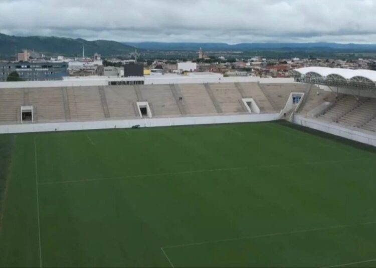 Em Juazeiro do Norte, Camilo Santana dá detalhes sobre inauguração do Romeirão e descarta levar final do Cearense