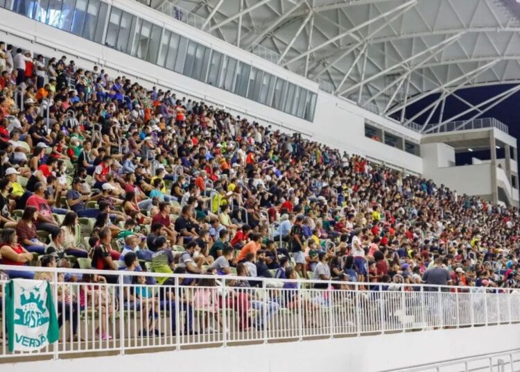 Seleção do Cariri vence time da Capital na inauguração da nova Arena Romeirão em Juazeiro do Norte