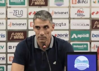 Em coletiva, Vojvoda exalta desempenho do Fortaleza e fala sobre calendário: “É muito risco”