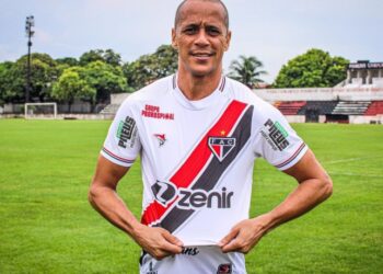 Principal contratação do Ferroviário para a temporada, Derley ainda não estreou; clube coral explicou situação do volante