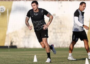 Ceará x Independiente: onde assistir, horário, prováveis escalações e arbitragem