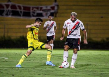 Ferroviário sofre virada do Mirassol e estreia com derrota na Série C