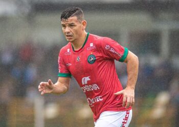 Com passagens por Vitória e Coritiba, meia Ruy é anunciado como reforço do Ferroviário