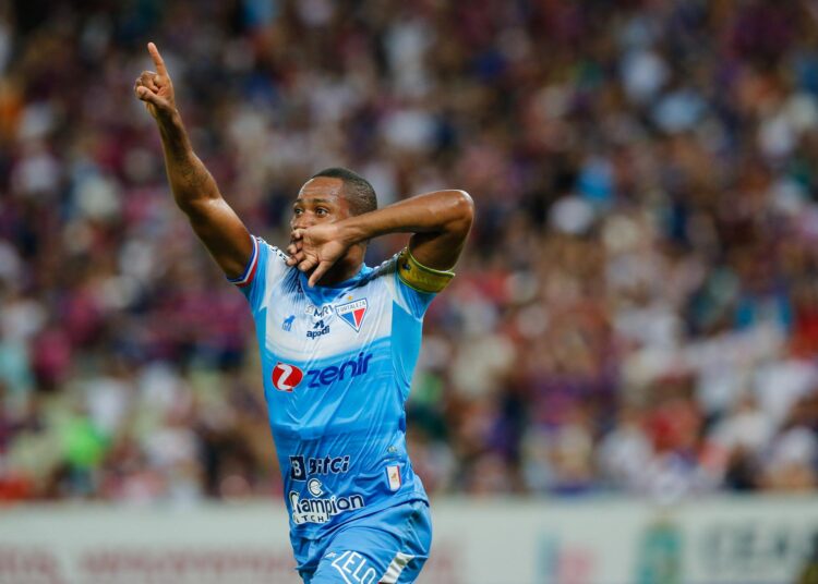 Recuperado de lesão, Tinga é liberado para partida decisiva contra o Sport