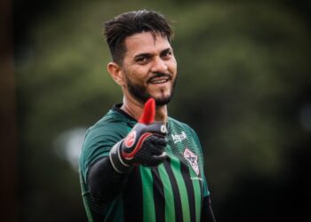 Herói do acesso em 2021, goleiro Carlão retorna ao Atlético Cearense após passagem pelo futebol carioca