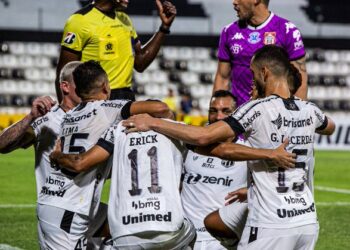 Ceará venceu todos jogos fora de casa sob o comando de Dorival Júnior
