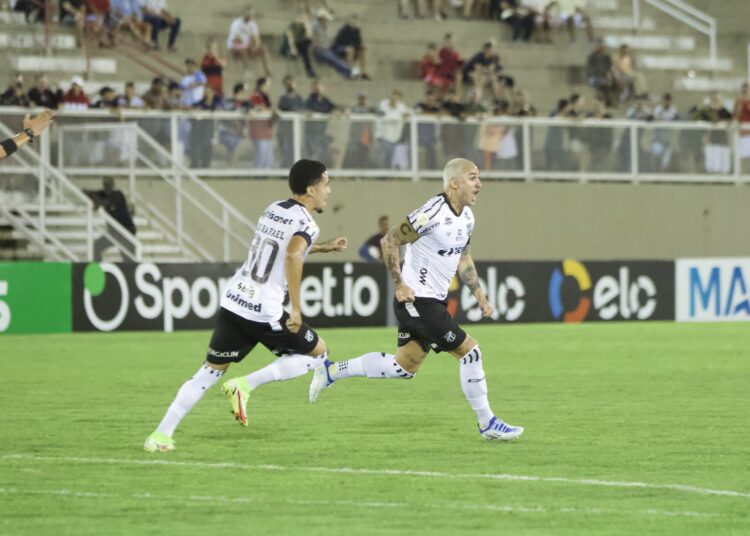 Com triunfo diante do Tombense, Ceará conquistou sétima vitória fora na temporada; Alvinegro está 100% longe do estado em 2022