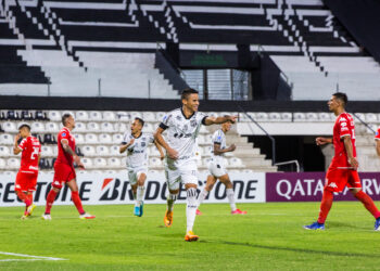 Erick desencanta, Ceará vence General Caballero e se mantém na liderança de seu grupo na Copa Sul-Americana