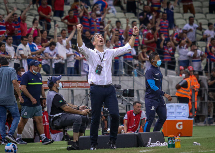 Vojvoda fala sobre empenho dos atletas e destaca parte psicológica para conseguir primeira vitória na Libertadores