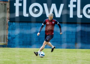 Fortaleza x Vitória: onde assistir, prováveis escalações, arbitragem e horário