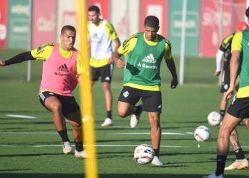 Em meio a crise e sem treinador, Internacional se prepara para duelo diante do Fortaleza